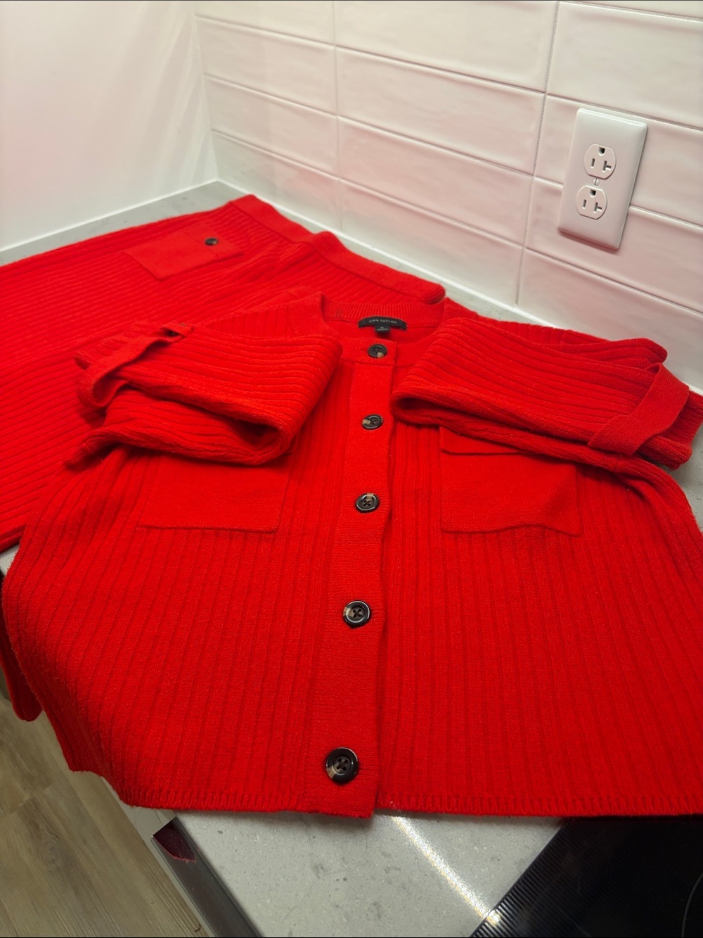 Ann Taylor matching set! red cardigan and sweater skirt - Picture 3 of 8